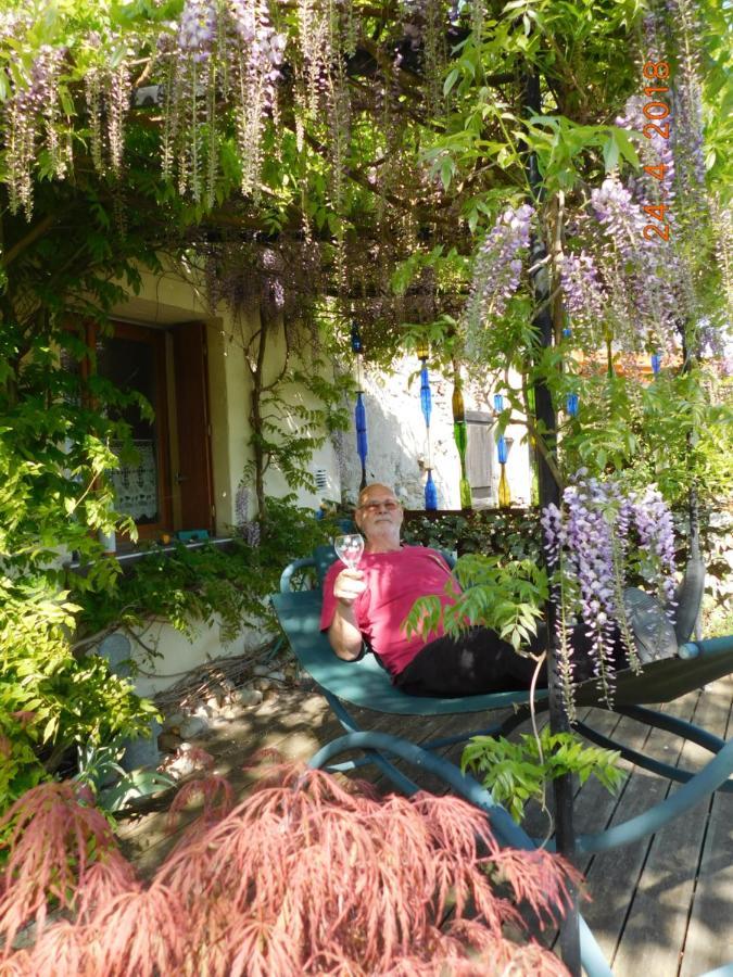 Chez Nous. B & B Bassy Exterior foto
